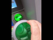 คลิป VDO ที่นักวิจัยจาก Carbon Black พาดูเครื่อง skimmer ATM ตัวเป็นๆ !!