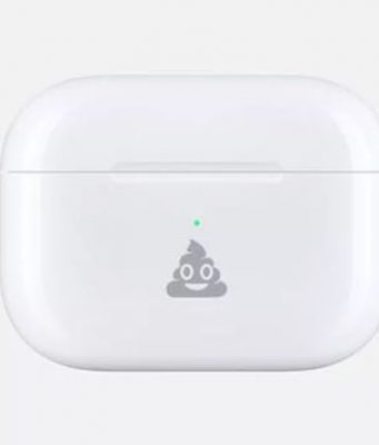 แอปเปิ้ลเปิดให้สลักอีโมจิรูปอึบนเคสของ Airpods ได้แล้ว