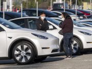 Tesla เรียกคืนซอฟต์แวร์ FSD ที่อาจมีความเสี่ยงทำให้เกิดการชนได้