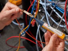 Fluke Network แนะนำผลิตภัณฑ์  FiberLert™ เครื่องตรวจสัญญาณสายไฟเบอร์แบบ Realtime